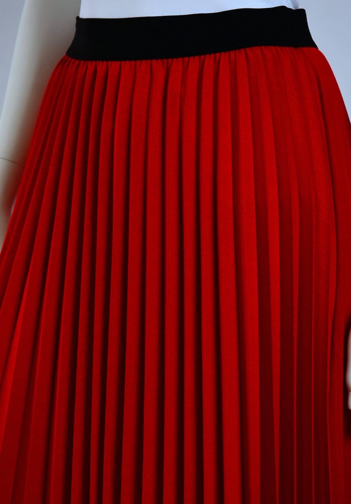 beautiful sunray skirt with elastic waist  8847 scaled