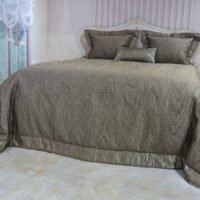 Prabangi lovatiesė Karmen originalaus dizaino tamsaus aukso spalvos 260×270