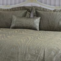 Prabangi lovatiesė Karmen originalaus dizaino tamsaus aukso spalvos 260×270