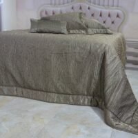 Prabangi lovatiesė Karmen originalaus dizaino tamsaus aukso spalvos 260×270