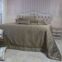 Prabangi lovatiesė Karmen originalaus dizaino tamsaus aukso spalvos 260×270