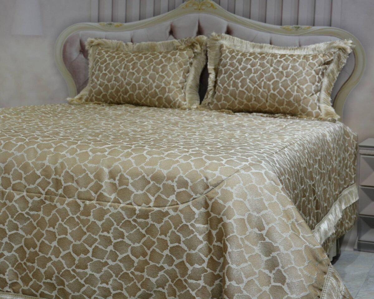 Prabangi lovatiesė Rikota originalaus dizaino camel spalvos 260×260