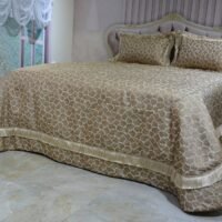 Prabangi lovatiesė Rikota originalaus dizaino camel spalvos 260×260