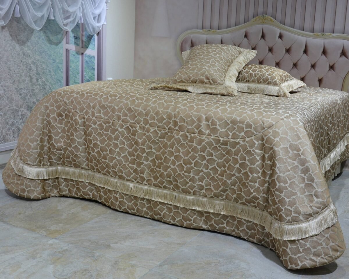 Prabangi lovatiesė Rikota originalaus dizaino camel spalvos 260×260