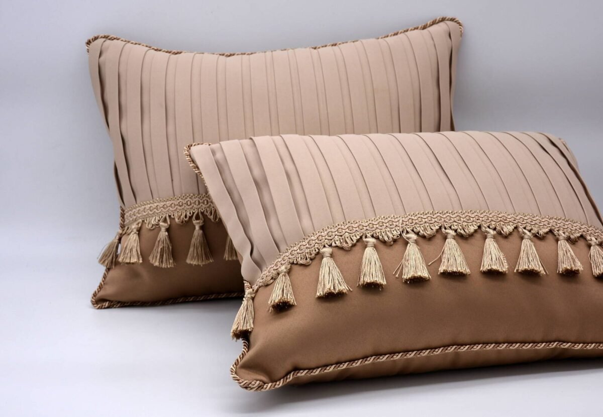 Pagalvės dekorui su klostuotais intarpais 1. Pagal individualų užsakymą.