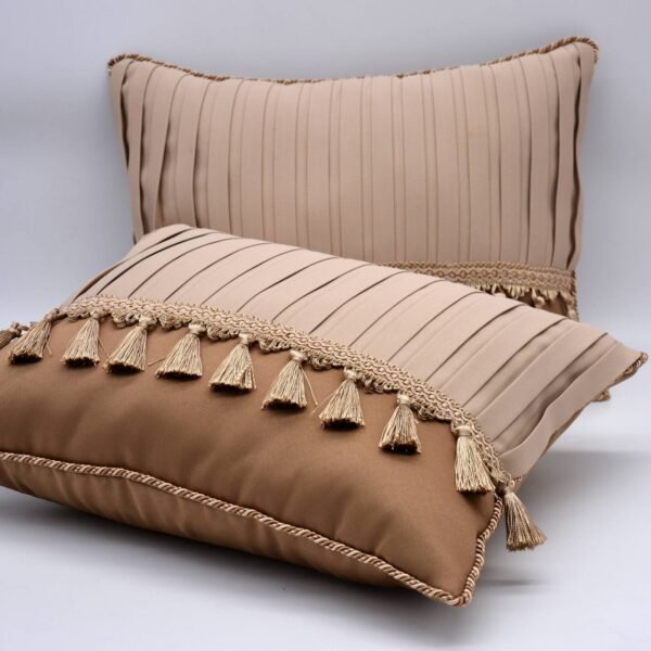 Pagalvės dekorui su klostuotais intarpais 1. Pagal individualų užsakymą.