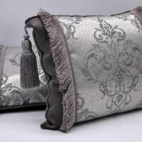 Pagalvės dekorui papuoštas kutais 3. Pagal individualų užsakymą.