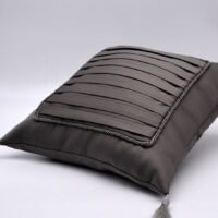 Pagalvės dekorui su klostuotais intarpais 4. Pagal individualų užsakymą.