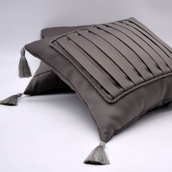 Pagalvės dekorui su klostuotais intarpais 4. Pagal individualų užsakymą.