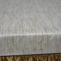 Dygsniuota lovatiesė su pamušalu smėlio spalvos dekoruota prabangiu klostuotu28 cm dekoru Verona28 260×260