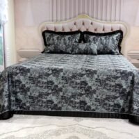 Dygsniuota lovatiesė su pamušalu rudos spalvos dekoruota 8 cm prabangiu gofruotu dekoru Venecija8  260×260