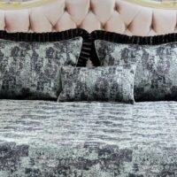 Dygsniuota lovatiesė su pamušalu rudos spalvos dekoruota 8 cm prabangiu gofruotu dekoru Venecija8  260×260