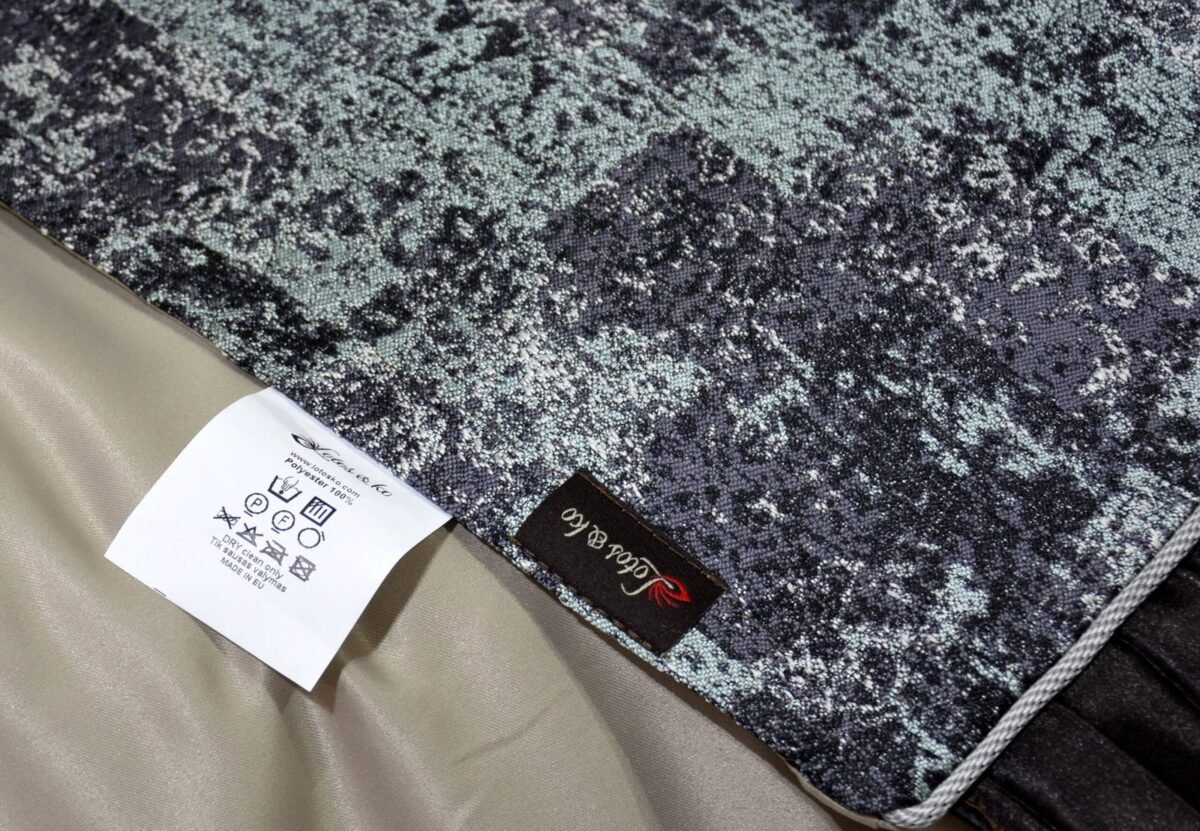 Dygsniuota lovatiesė su pamušalu rudos spalvos dekoruota prabangiu gofruotu 14 cm dekoru Venecija14 260×260