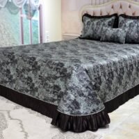 Dygsniuota lovatiesė su pamušalu rudos spalvos dekoruota prabangiu gofruotu 14 cm dekoru Venecija14 260×260