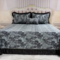 Dygsniuota lovatiesė su pamušalu rudos spalvos dekoruota prabangiu gofruotu 14 cm dekoru Venecija14 260×260