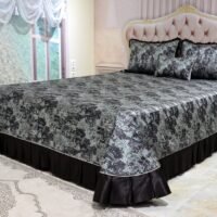 Dygsniuota lovatiesė su pamušalu rudos spalvos dekoruota prabangiu klostuotu15 cm dekoru Verona15 260×260