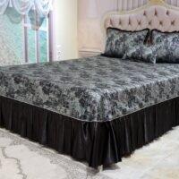 Dygsniuota lovatiesė su pamušalu rudos spalvos dekoruota prabangiu klostuotu28 cm dekoru Verona28 260×260