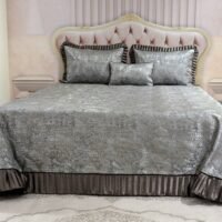 Dygsniuota lovatiesė su pamušalu pilkos spalvos dekoruota prabangiu gofruotu 14 cm dekoru Venecija14 260×260